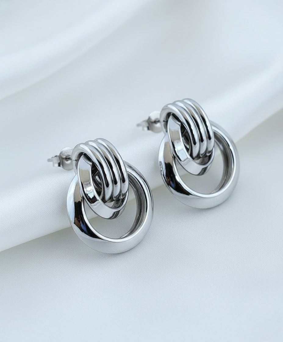 Silver Tone Interlinked Ring Stud Earrings