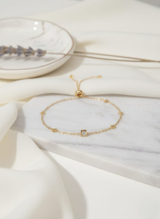 Elegant Gold Star and Square Diamond Bracelet