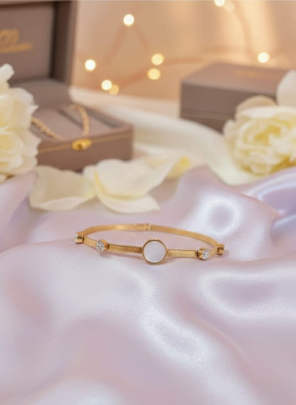 Elegant Gold Minimalist Pearl Crystal Bracelet