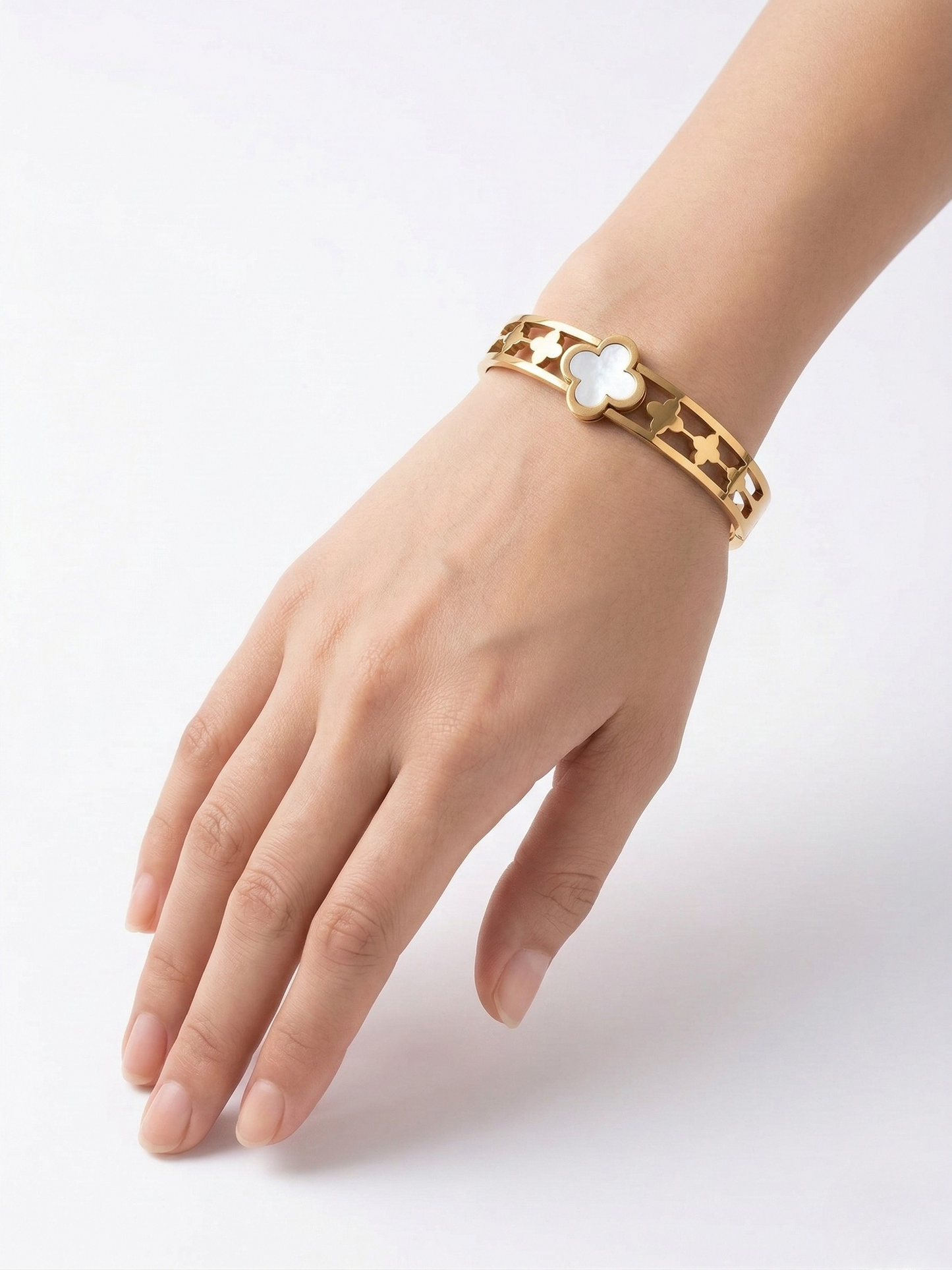 Elegant Gold Clover Mother Pearl Designer Bracelet