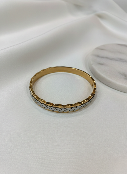 Intricate Two Tone Leaf Pattern Bracelet