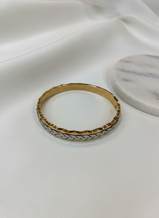 Intricate Two Tone Leaf Pattern Bracelet