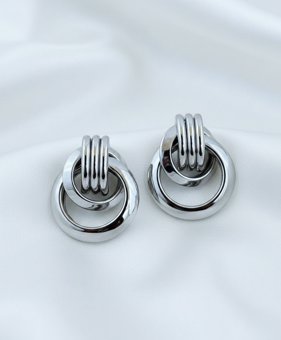 Silver Tone Interlinked Ring Stud Earrings