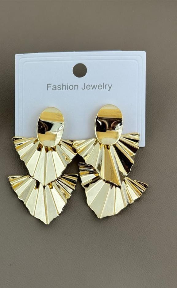 Gold Fan Drop Earrings – Elegant Statement Jewelry