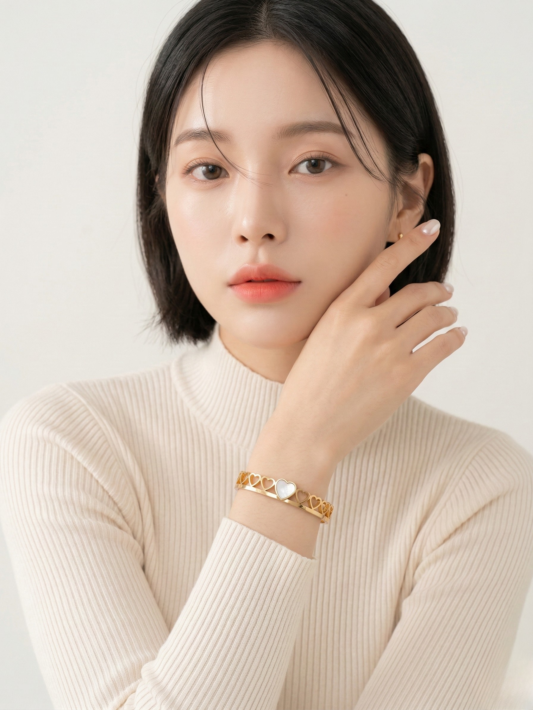 Elegant Gold Heart Mother Pearl Designer Bracelet