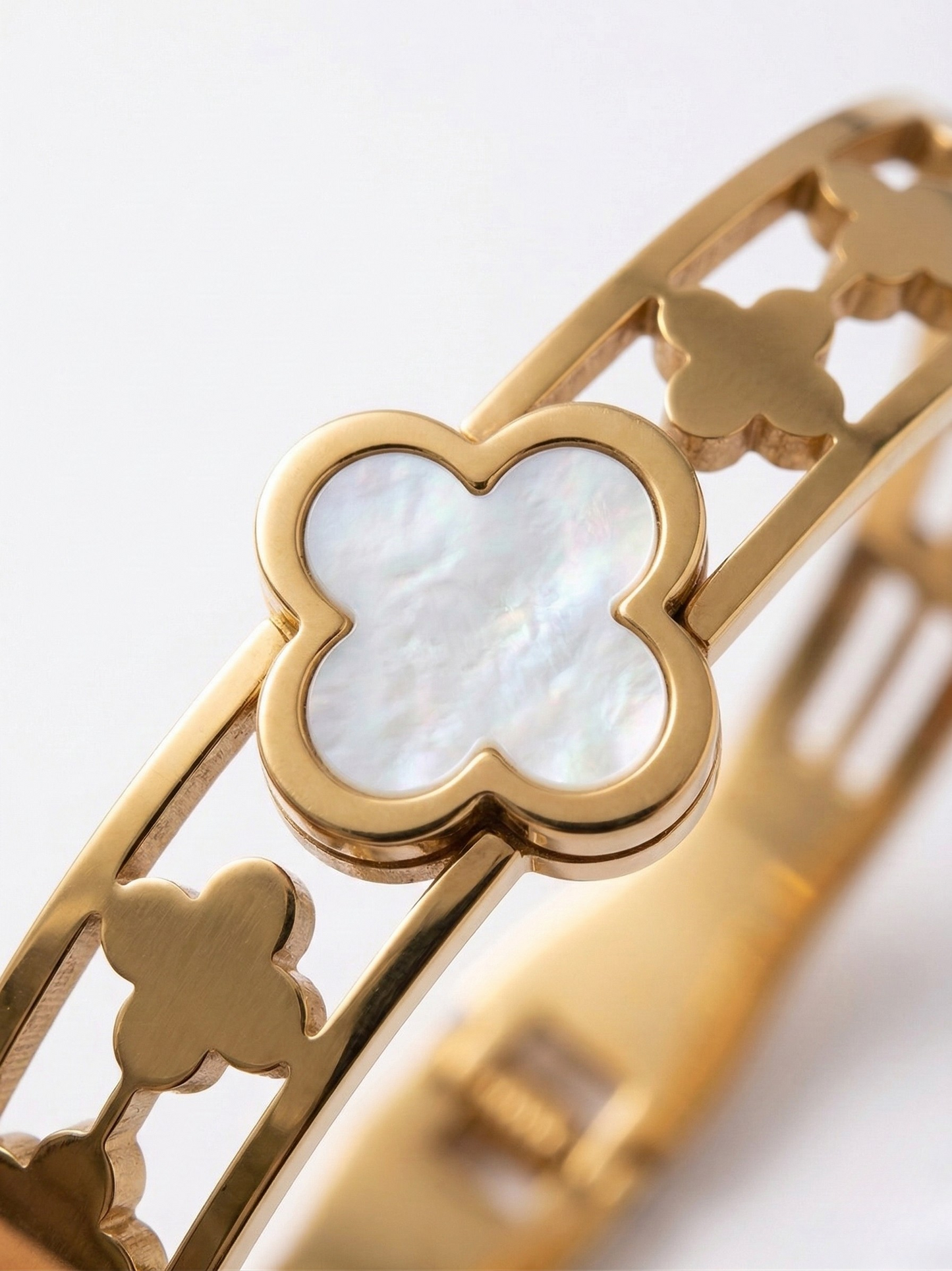 Elegant Gold Clover Mother Pearl Designer Bracelet