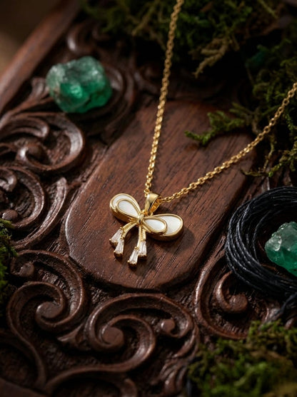 Elegant Gold Bow Pendant Necklace Jewelry